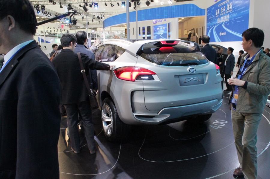  FAW X Concept SUV 2011 года  (фото 19 из 38)